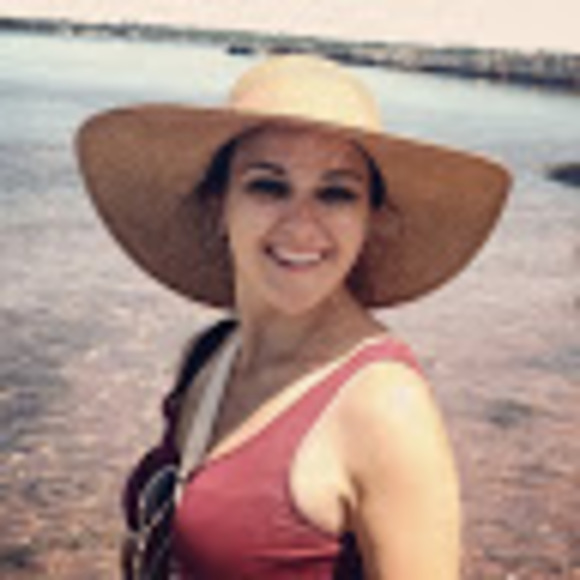 Meet your Posher, Rebecca - Picture 1 of 1